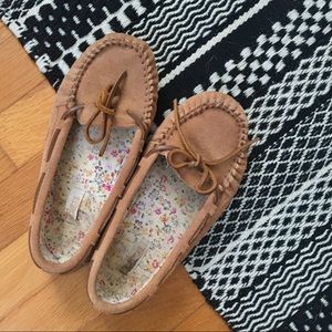 Moccasin slippers